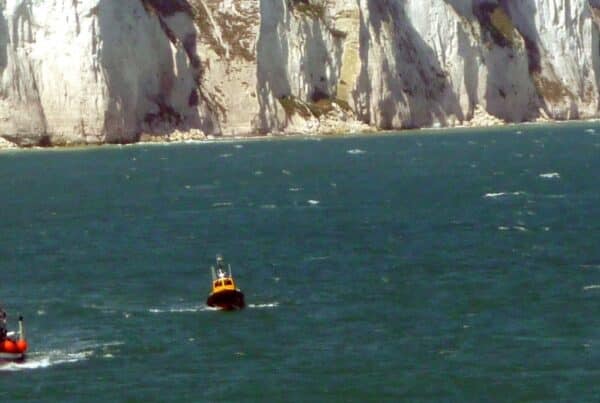 Cliffs Dover Tug boat