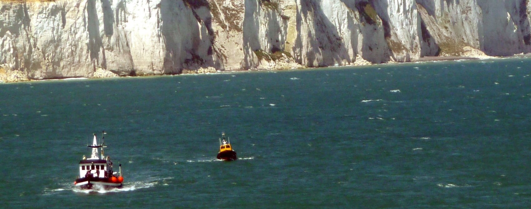 Cliffs Dover Tug boat